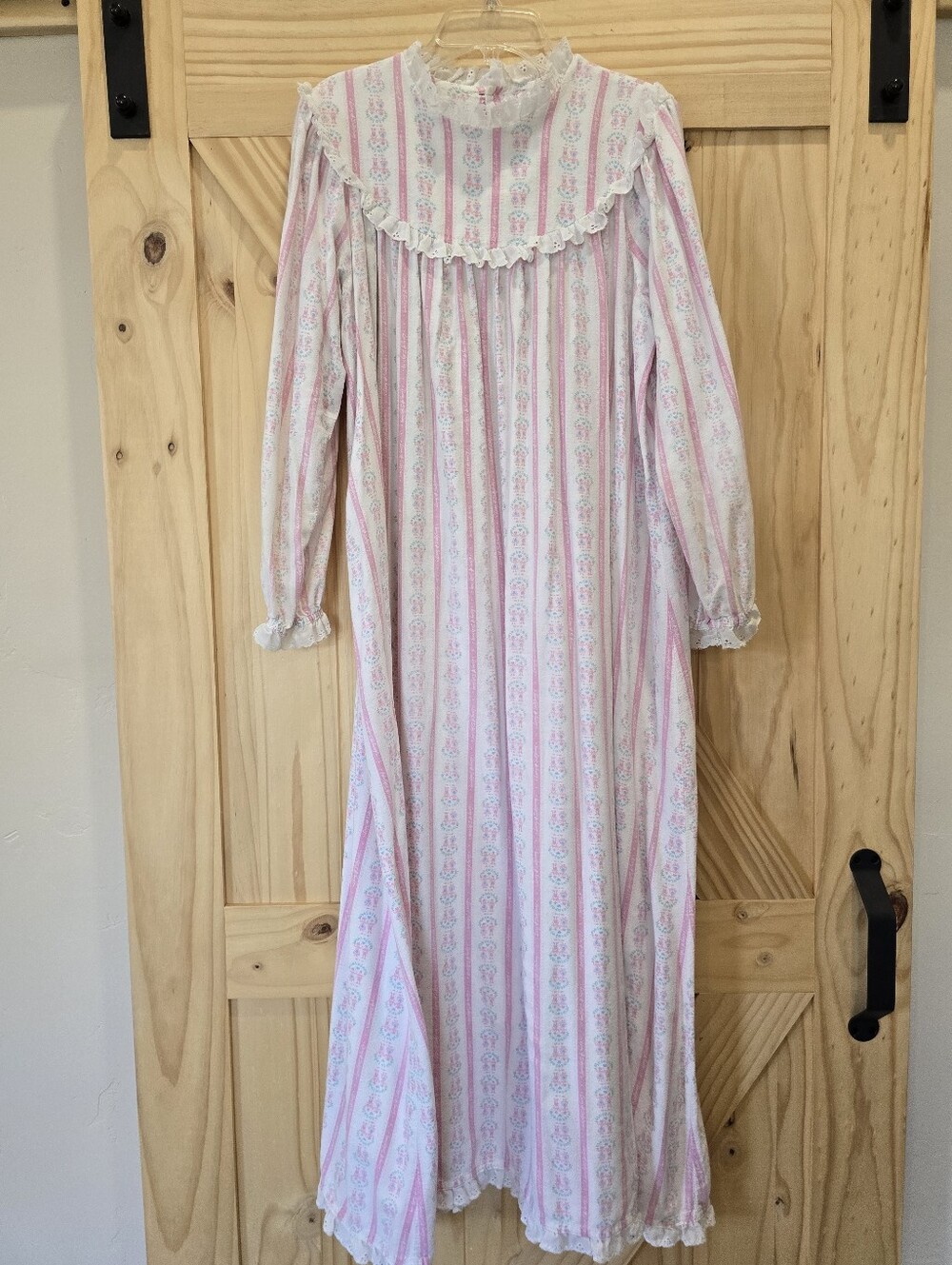 Lanz of Salzburg Nightgown Womens M Pink Floral Stripe Eyelet Lace Vintage USA